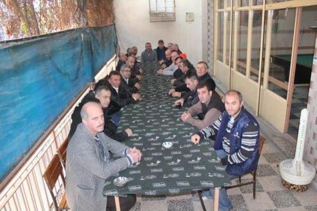 KAPANAN FABRİKANIN İŞÇİLERİ HAKLARINI İSTEDİ 1