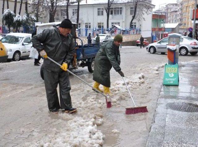 İslahiye'de Okullara 1 Günlük Kar Tatili