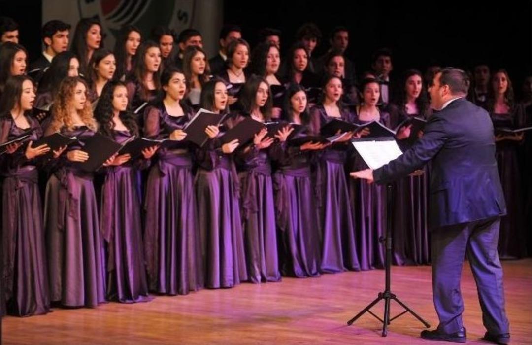 &Ouml;ğrencilerden Kepez&rsquo;de &lsquo;yeni Yıl Konseri&rsquo;