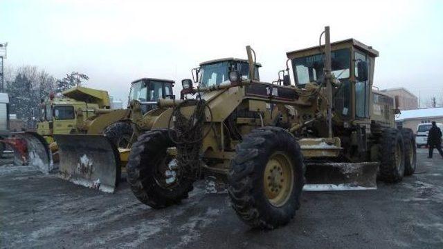 Muş'a Kar Geç Yağınca Yakıttan 35 Bin Litre Tasarruf Edildi