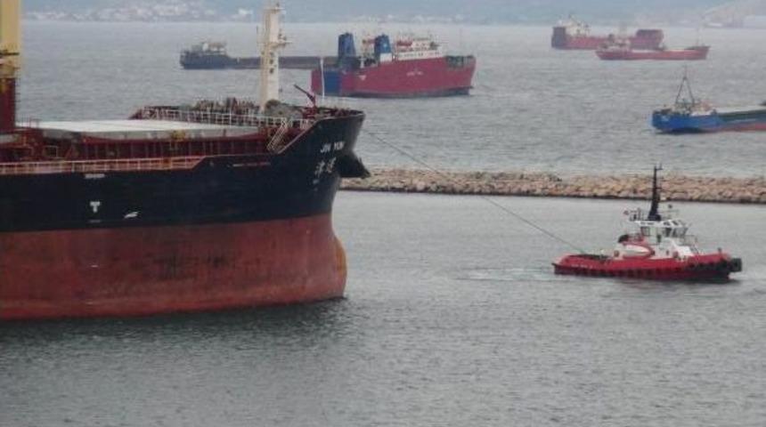 DEV Y&Uuml;K GEMİSİ BANDIRMA LİMANINA B&Ouml;YLE YANAŞTI