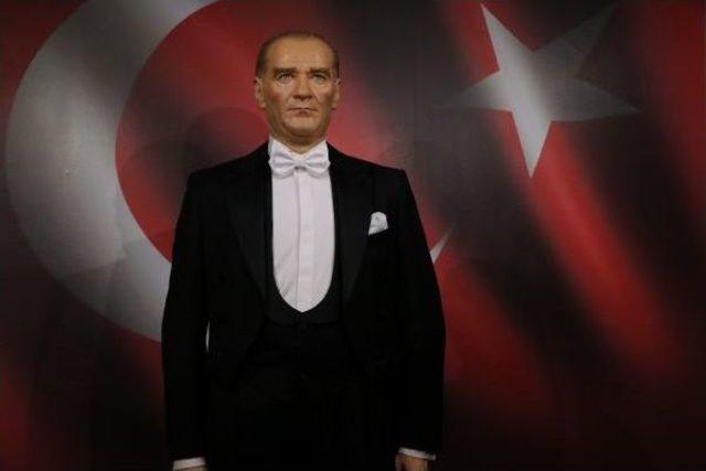 Yılmaz Büyükerşen Balmumu Heykeller Müzesi İstanbul’Da Açıldı