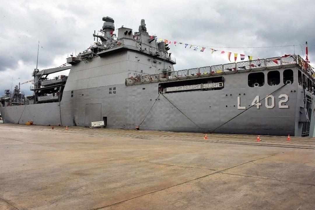 D&uuml;nyanın En B&uuml;y&uuml;k Tank &Ccedil;ıkarma Gemisi &rsquo;tcg Bayraktar&rsquo; Samsun&rsquo;a &Ccedil;ıkarma Yaptı