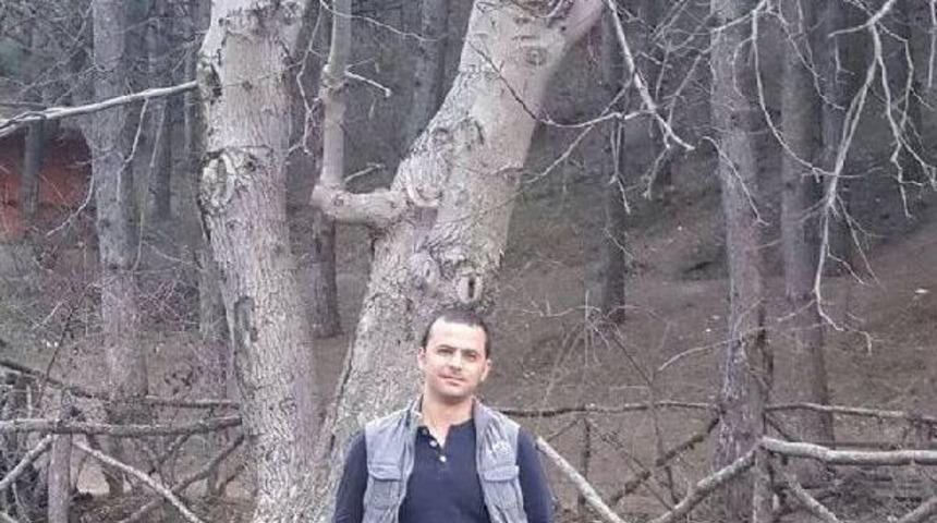 Polislerin G&ouml;z&uuml; &Ouml;n&uuml;nde Intihar Etti