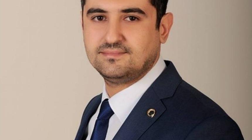 Edebiyat &Ouml;ğretmeni Ge&ccedil;mişe Işık Tutuyor