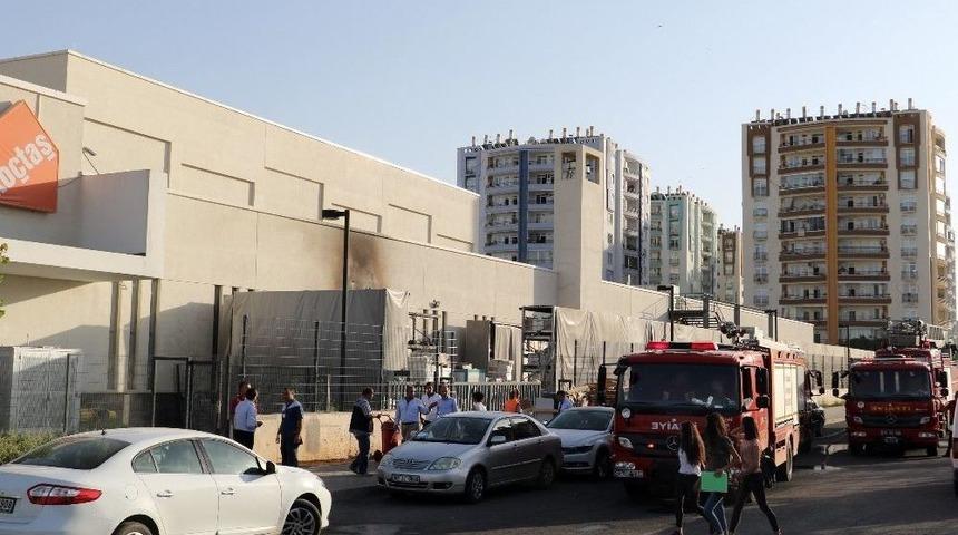 Avm&rsquo;de Yangın Paniğe Neden Oldu