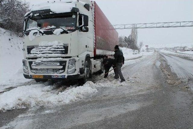 Tosya D-100 Karayolu Trafiğe Kapandı