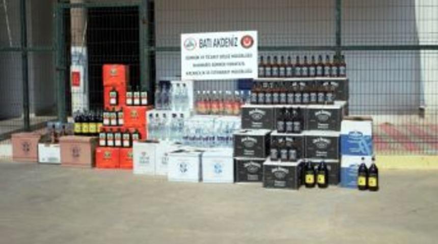 Marmaris&rsquo;te 671 Şişe Ka&ccedil;ak İ&ccedil;ki Ele Ge&ccedil;irildi