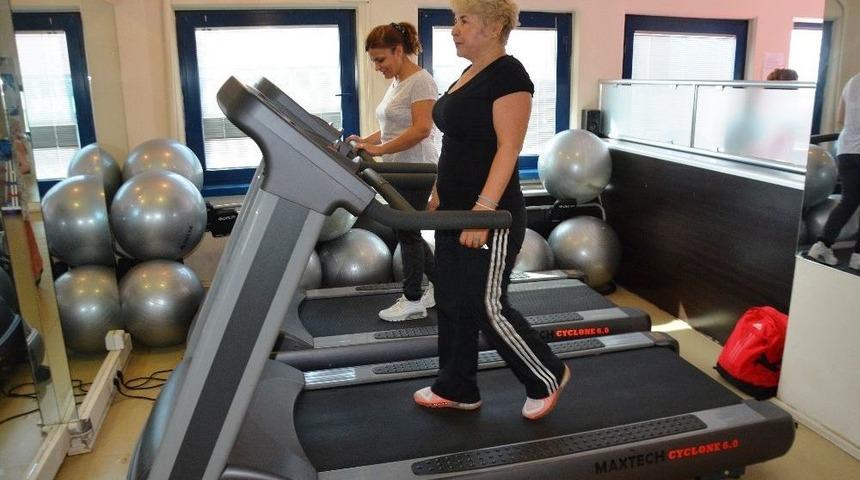 &Uuml;cretsiz Spor Salonlarından 15 Bin Kişi Faydalandı