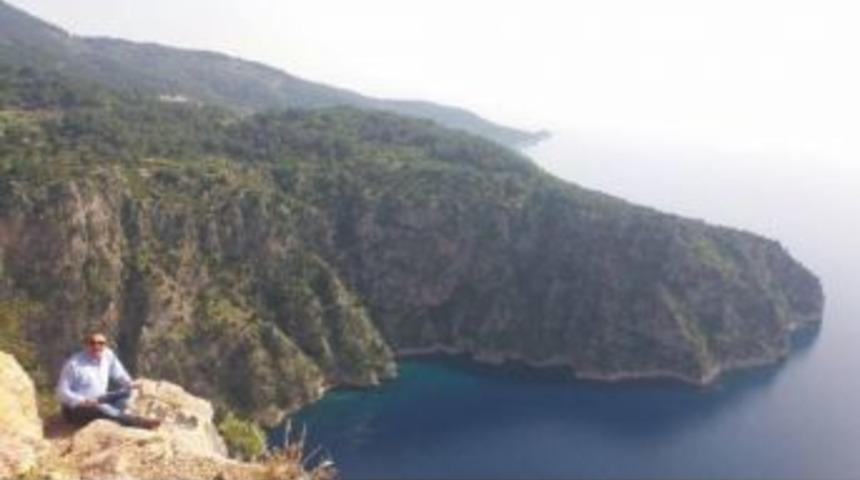 &rsquo;hero&rsquo; Yazısıyla Fotoğraf Paylaşan M&uuml;d&uuml;re G&ouml;zaltı