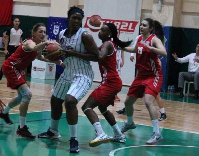 BURSA BÜYÜKŞEHİR-İSTANBULGÜCÜ: 74-57