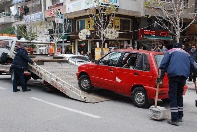 Cezaya Kızdı Aracını Parçaladı