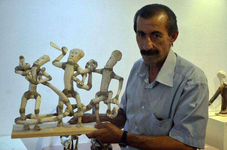 Geyik Boynuzundan Hayalindeki Eserleri Yapıyor G3