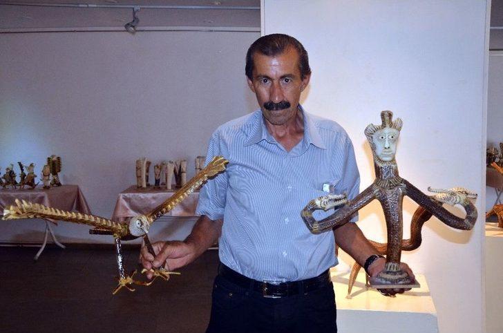 Geyik Boynuzundan Hayalindeki Eserleri Yapıyor G4