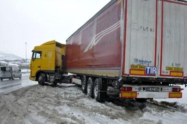 Yalova’da Kar Hayatı Olumsuz Etkiliyor