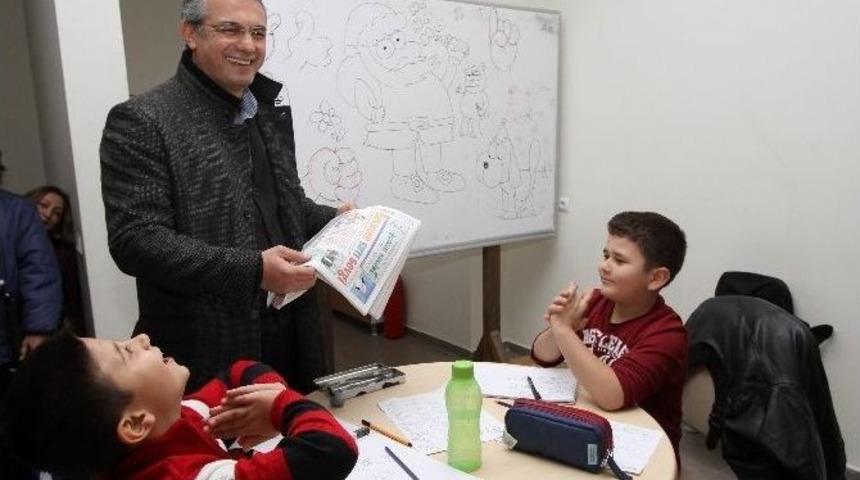 Karşıyakalı &Ccedil;ocuklar Gazetelerine Kavuştu