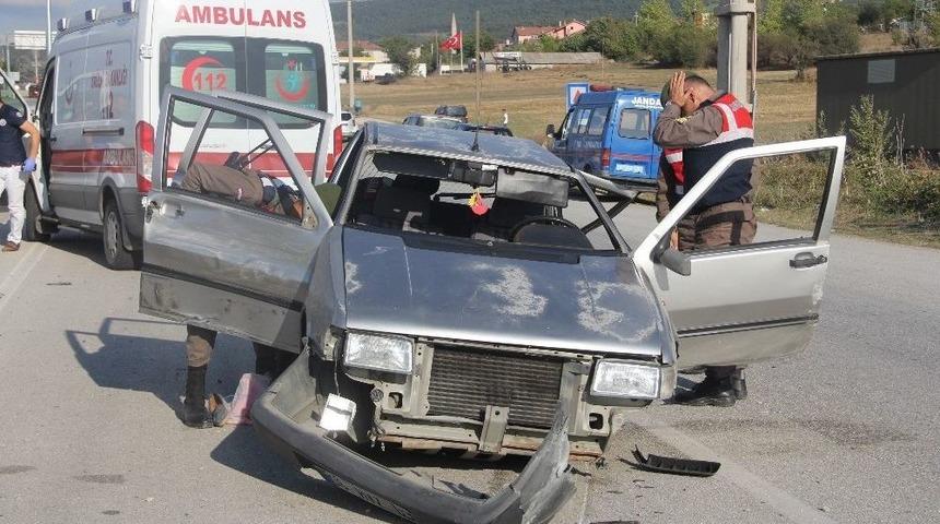 Bolu&rsquo;da Trafik Kazası: 3 Yaralı