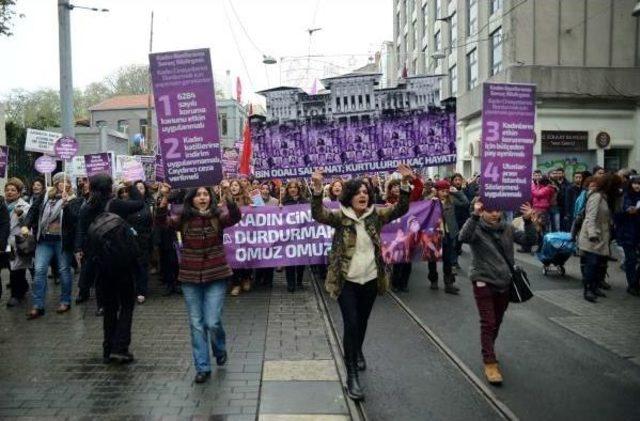 KADINLAR, KADINA ŞİDDETE KARŞI Y&Uuml;R&Uuml;D&Uuml;LER 3