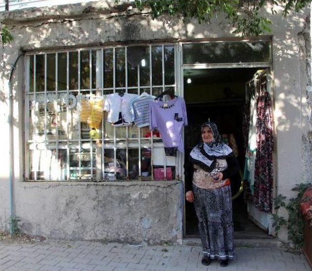 Mahallenin Esnaf Teyzesi, Kanser Eşine Bakıyor 3