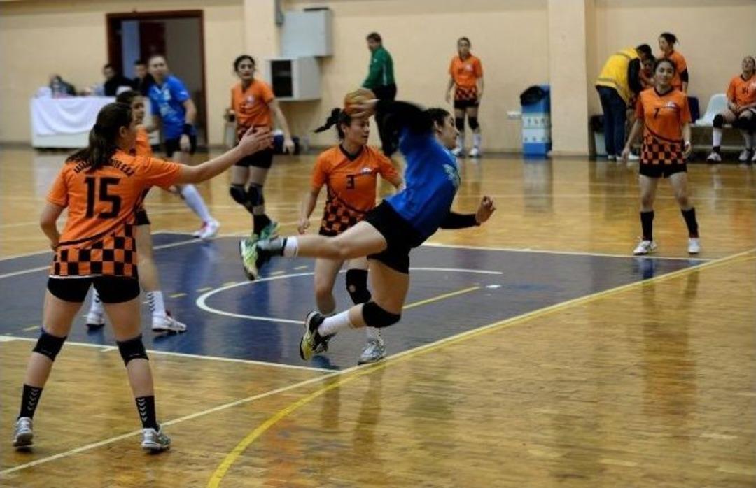 Hentbol Bayanlar 1. Ligde Osmangazi Fırtınası