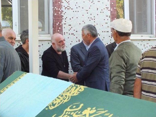 G&uuml;ner Kıra&ccedil; ın Cenazesi Akyazı&rsquo;Da Toprağa Verildi 2