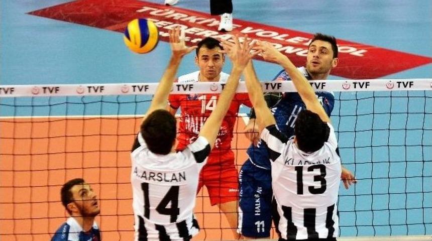 Halkbank&rsquo;tan Kartal&rsquo;a Set Yok