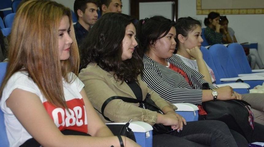 Klü’de Uluslararası Öğrencilerle Tanışma Toplantısı Gerçekleştirildi