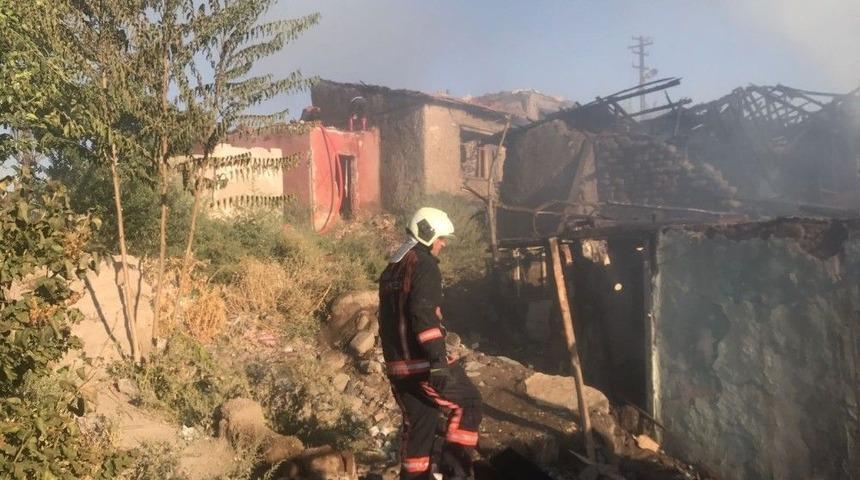 Başkent’te Gecekondu Yangını