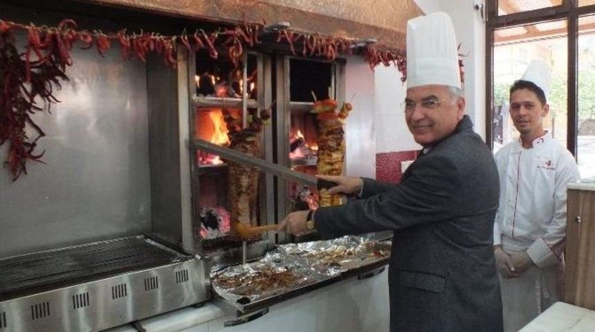 Sel&ccedil;uk&rsquo;un Başkanı D&ouml;nerci Ustası Oldu!