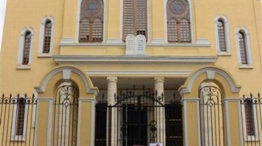 Edirne&rsquo;de Gen&ccedil; Siviller&rsquo;den Sinagog Protestosu