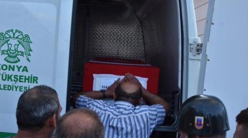 Şehit Uzman &Ccedil;avuş &Ouml;zcengiz'i, Son Yolculuğuna 6 Bin Kişi Uğurladı