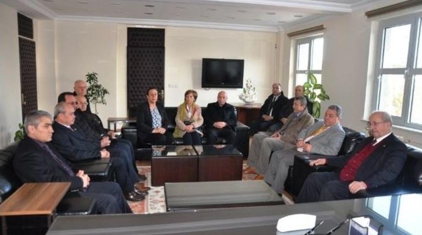 Tekirdağ B&uuml;y&uuml;kşehir Belediye Başkanı Kadir Albayrak, Şark&ouml;y Kaymakamlığını Ziyaret Etti