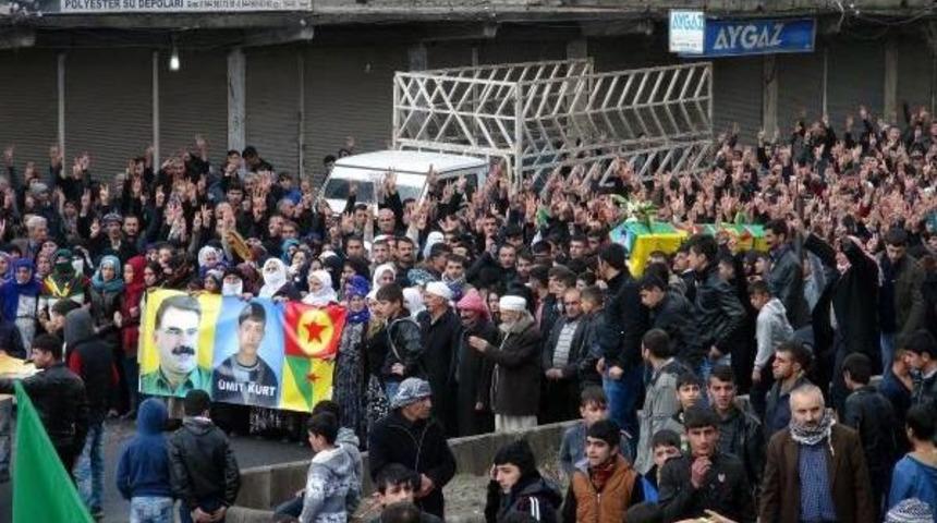 Cizre'de &Ouml;ld&uuml;r&uuml;len &Uuml;mit Kurt, Toprağa Verildi