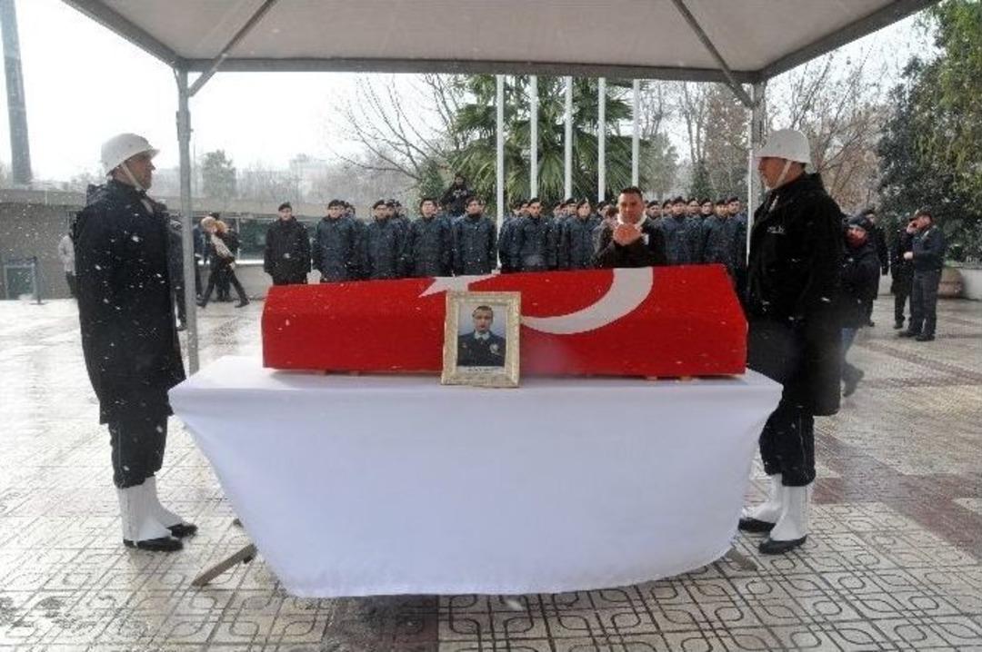 Şehit Polis İ&ccedil;in İstanbul Emniyeti&rsquo;nde T&ouml;ren D&uuml;zenlendi
