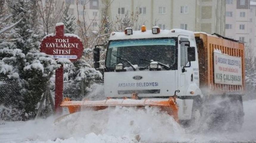 Aksaray Belediyesi Kar İle M&uuml;cadele Ediyor
