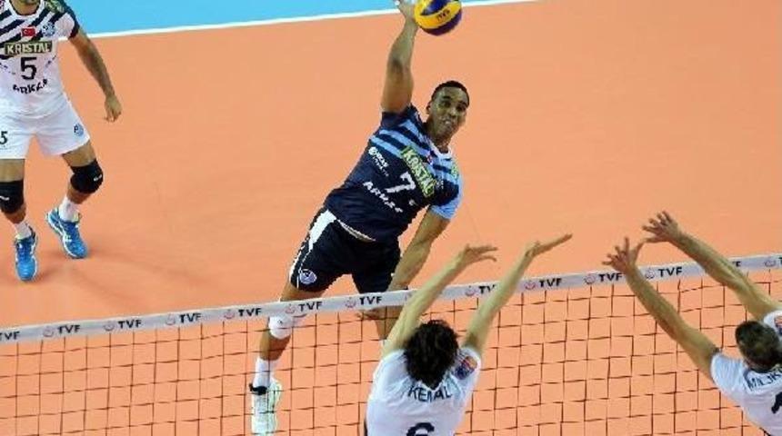 T&Uuml;RKİYE ERKEKLER 1. VOLEYBOL LİGİ'NDE 7. HAFTA MA&Ccedil;LARI OYNANDI