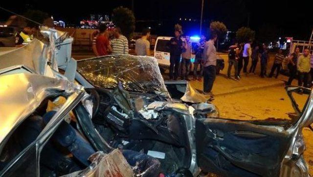 Devrilen Otomobildeki 5 Kişi Yaralandı