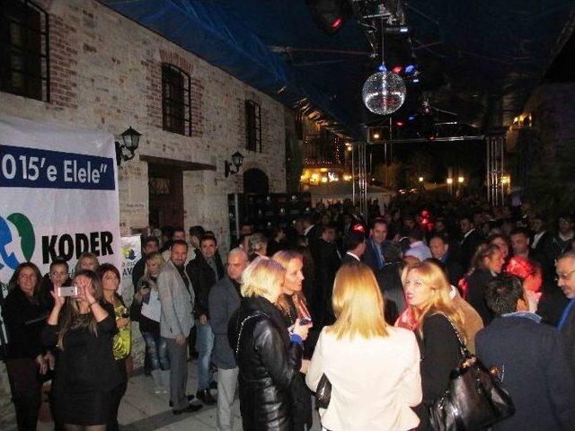 Kuşadalı Otelcilerden “2015’ Elele“ Paneli 2