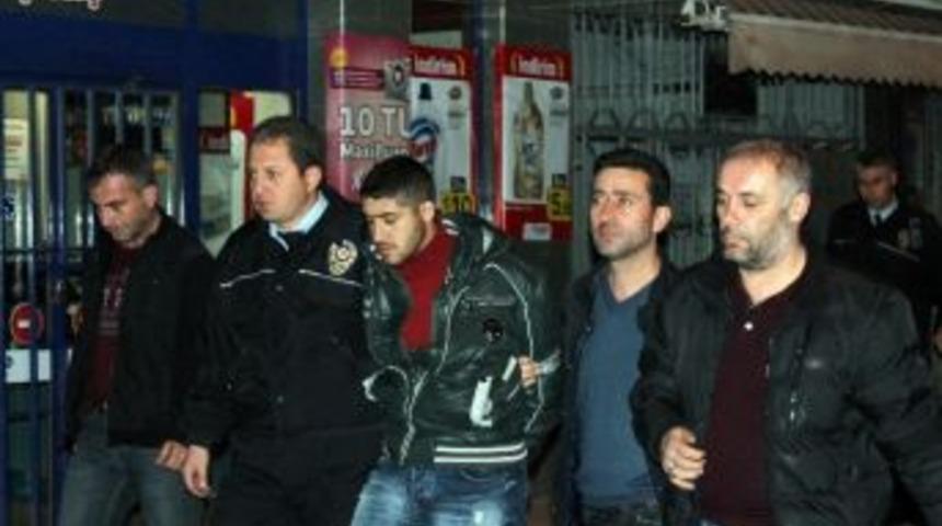 (&ouml;zel Haber) Cinayet Zanlısı Lokantada Yemek Yerken Yakalandı