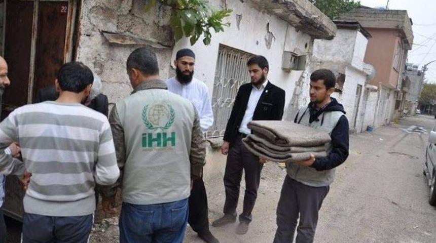 İhh Ve Kızılay&rsquo;dan Suriyeli 400 Aileye Yardım