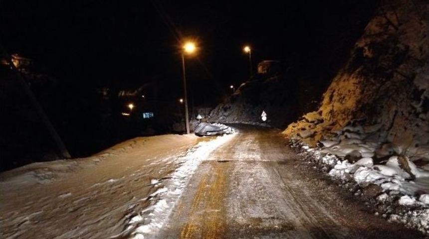 Aydın&rsquo;da Karın Kapattığı Yollar Ulaşıma A&ccedil;ıldı