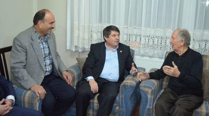 Tanrıverdi&rsquo;den &Ouml;ğretmenine Vefa