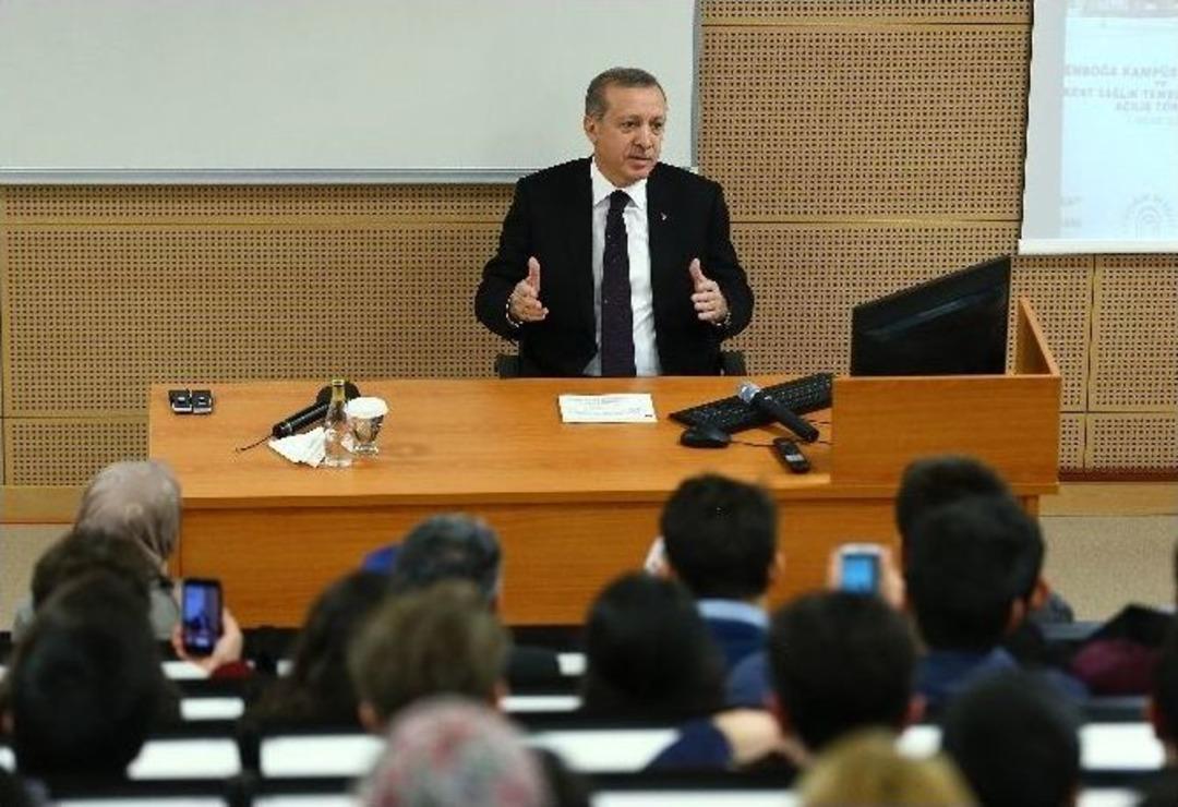 Cumhurbaşkanı Erdoğan&rsquo;dan &Uuml;niversite &Ouml;ğrencilerine &lsquo;siyaset Bilimi&rsquo; Dersi