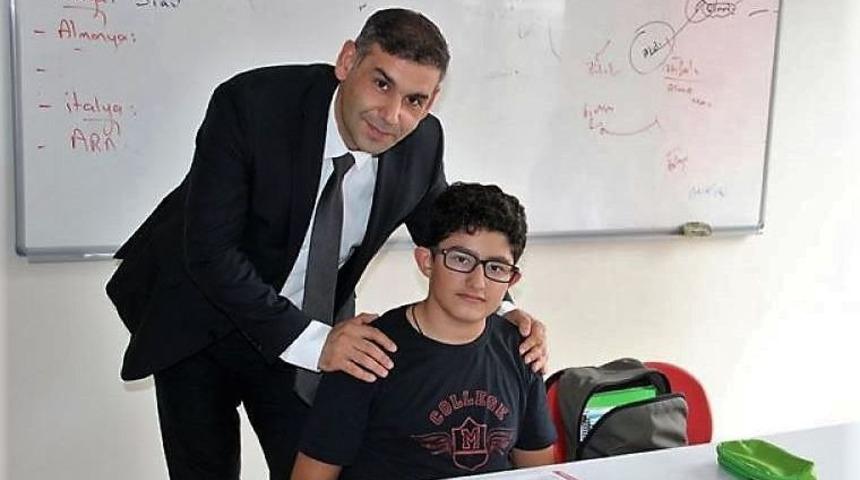 Milli Eğitim M&uuml;d&uuml;r&uuml;, Hafta Boyunca &Ouml;ğrencileri Yalnız Bırakmadı