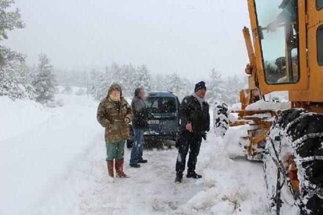 Karda Mahsur Kalan &Ccedil;oban Ve Ke&ccedil;ileri Kurtarıldı 1