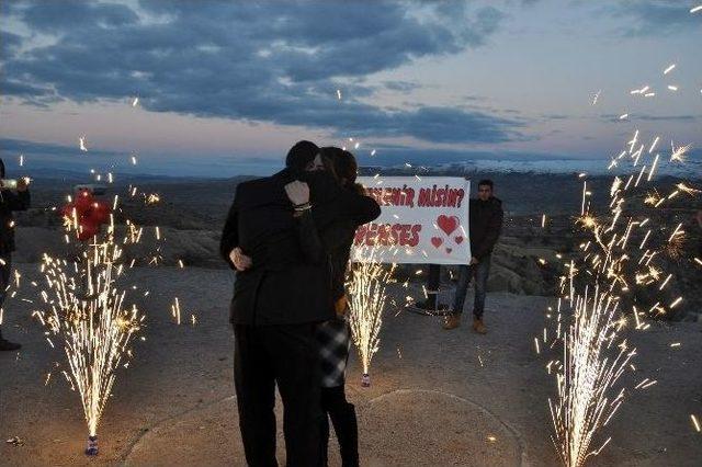 Peribacaları &Ouml;n&uuml;nde Romantik Evlilik Teklifi 1