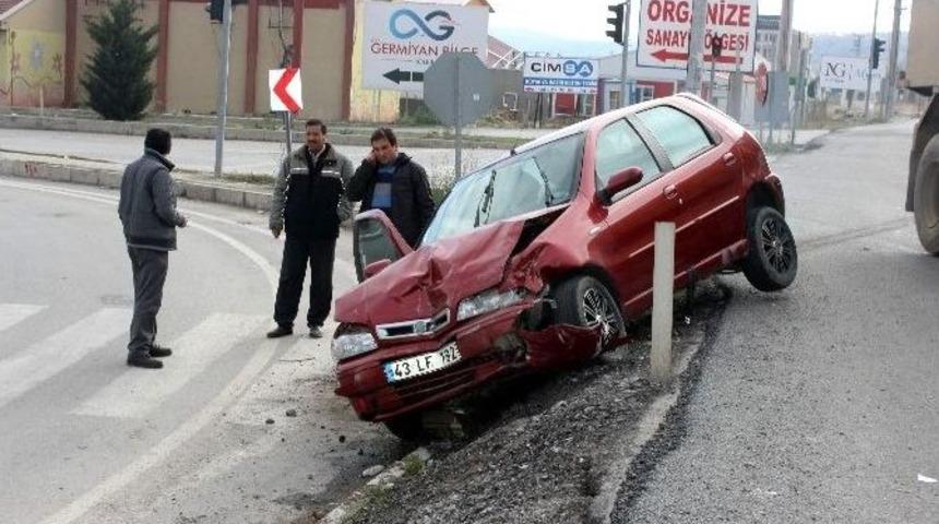 K&uuml;tahya&rsquo;da Trafik Kazası: 6 Yaralı