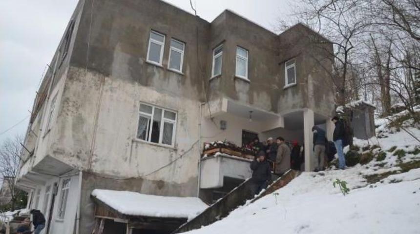 Sobadan Zehirlenen &Ccedil;ift &Ouml;ld&uuml;