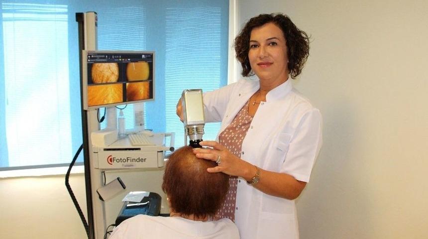 Prof. Dr. Şent&uuml;rk: "ağır Diyetlerden Sonra Kadınlarda Ciddi Sa&ccedil; D&ouml;k&uuml;lmeleri Olabiliyor"