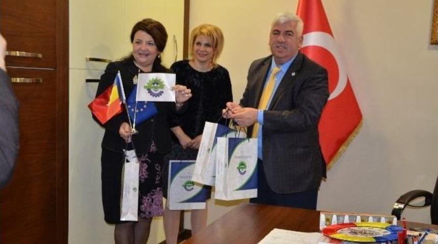 Ergene Belediye Başkanı Y&uuml;ksel, Romanyalı Eğitimcileri Ağırladı